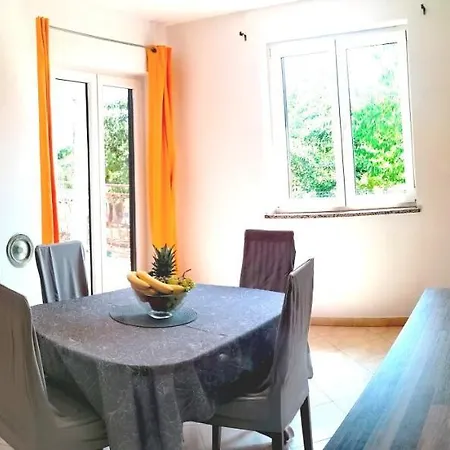 Cozy House With Pool Near Rovinj Apartment