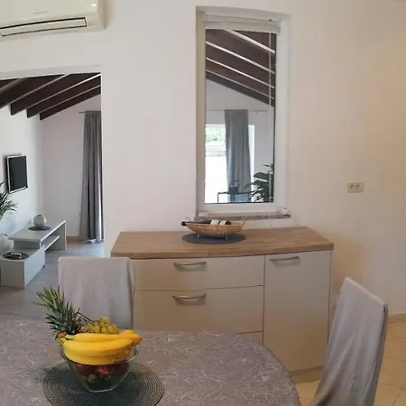 Cozy House With Pool Near Rovinj Kanfanar