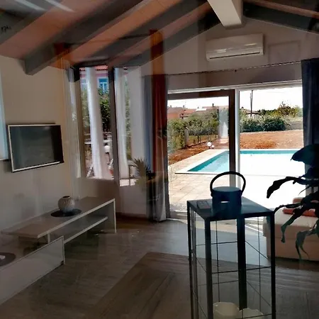 Cozy House With Pool Near Rovinj *