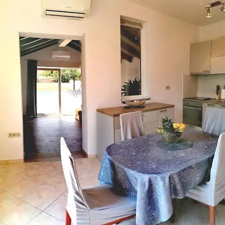 Apartment Cozy House With Pool Near Rovinj Kanfanar
