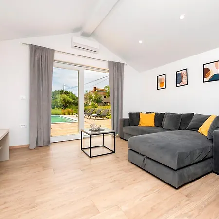 Apartment Cozy House With Pool Near Rovinj Kanfanar