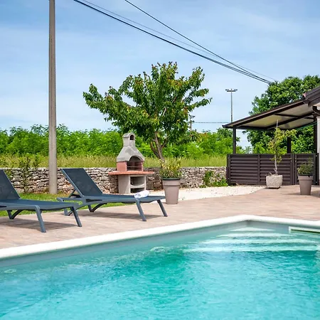 Cozy House With Pool Near Rovinj * Kanfanar