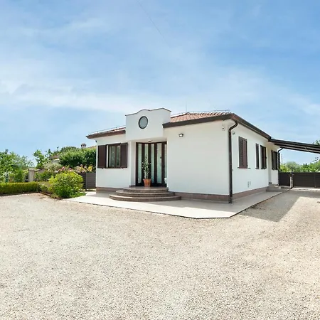 Cozy House With Pool Near Rovinj Kanfanar